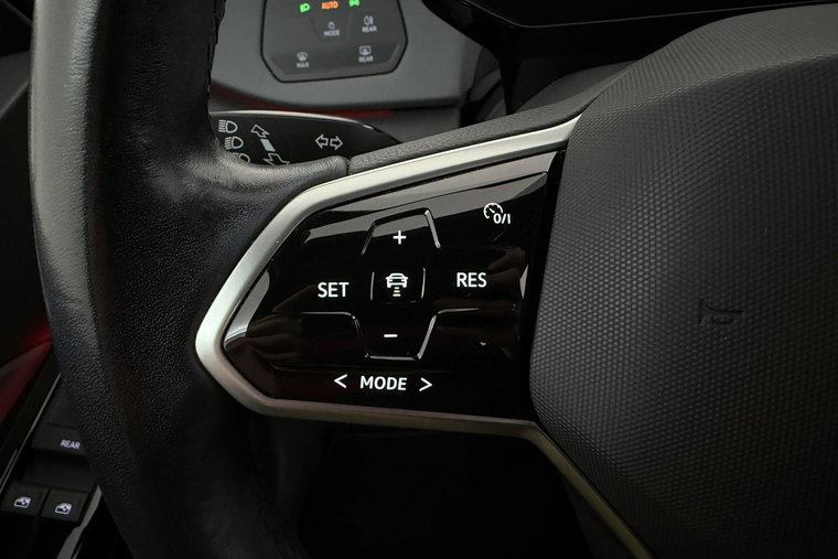 Vehicle Image 28