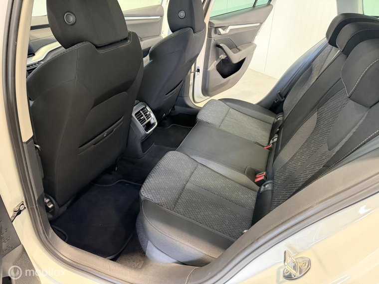 Vehicle Image 38