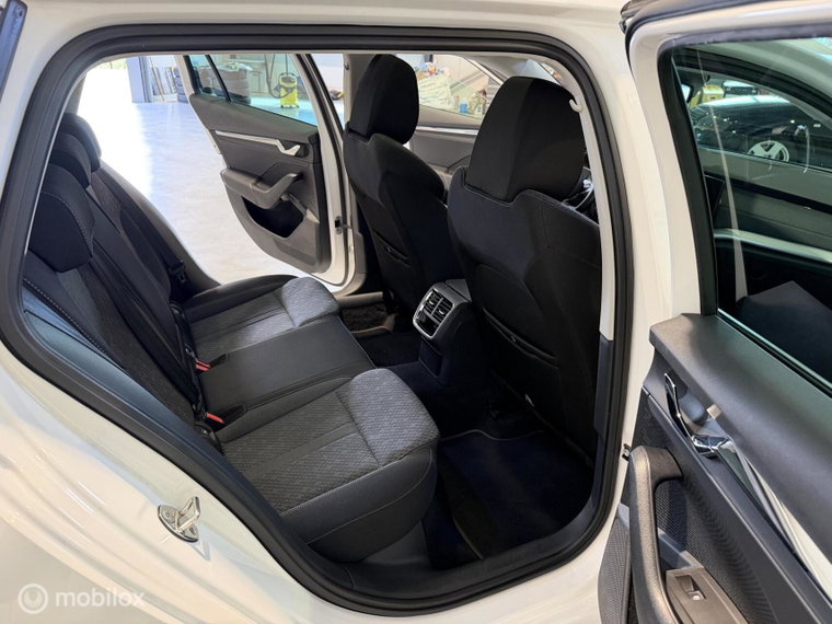 Vehicle Image 40