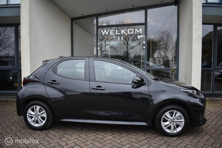 Vehicle Image 6