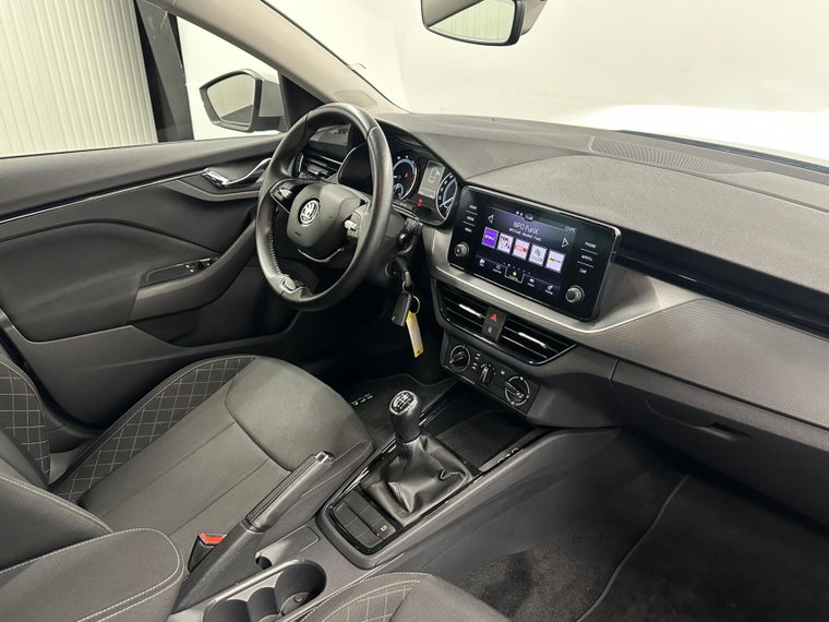Vehicle Image 11