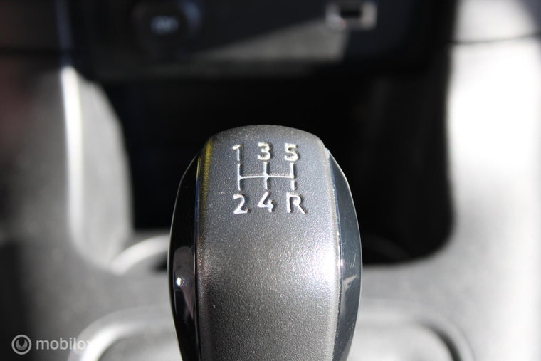 Vehicle Image 29
