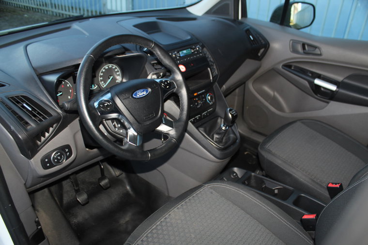 Vehicle Image 25