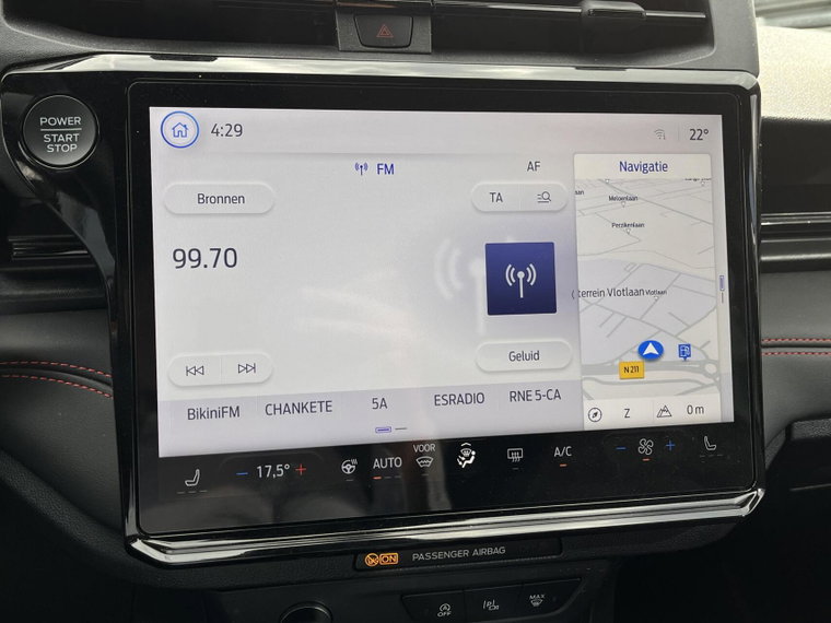 Vehicle Image 21