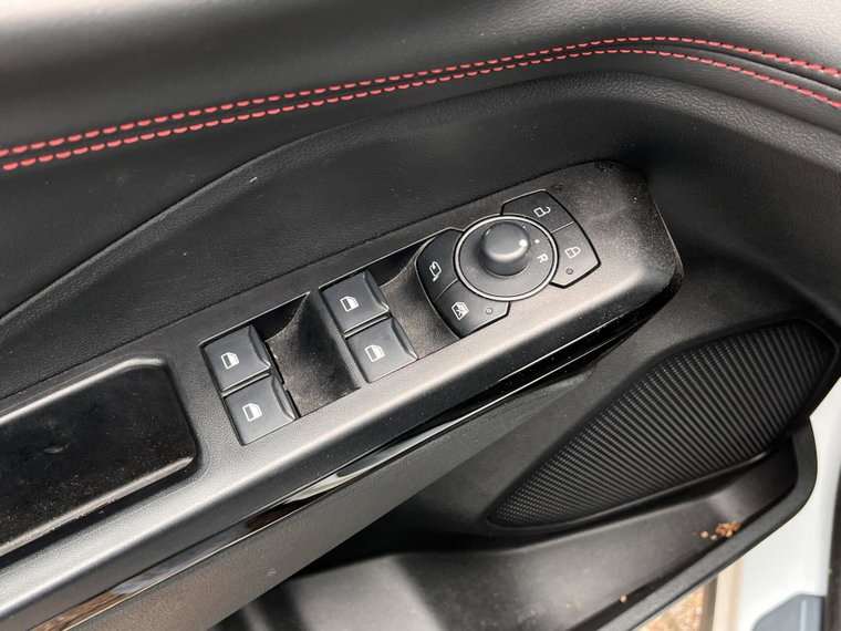 Vehicle Image 24