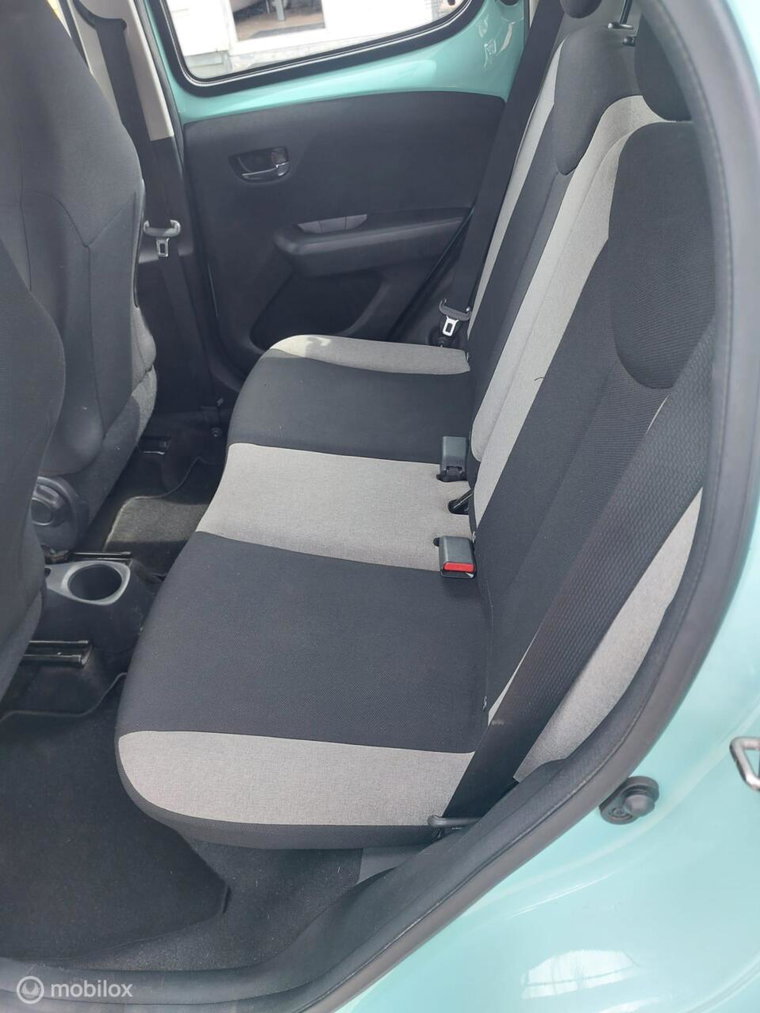 Vehicle Image 21