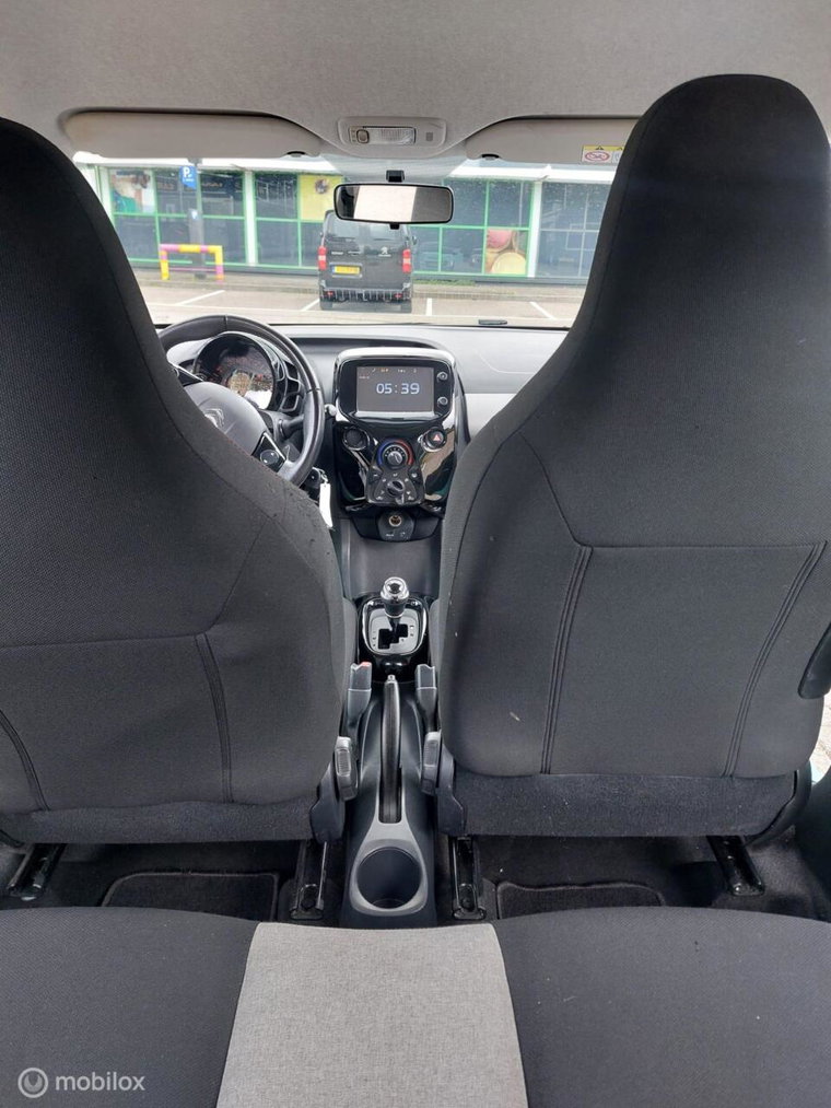 Vehicle Image 23