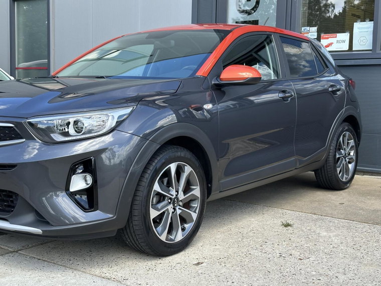 Vehicle Image 4