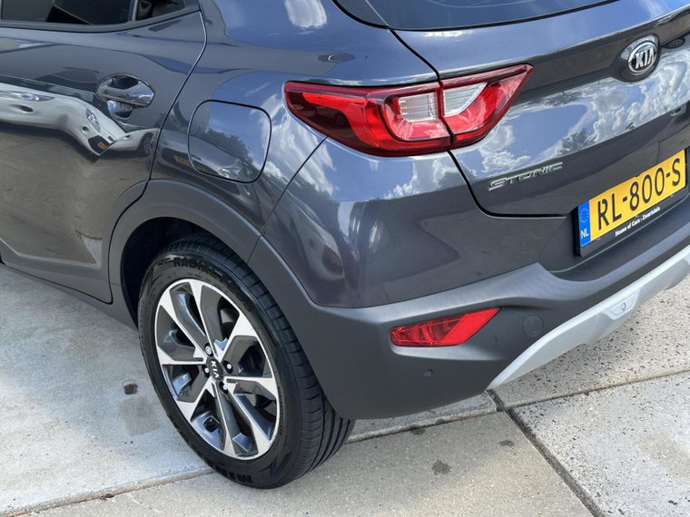 Vehicle Image 22