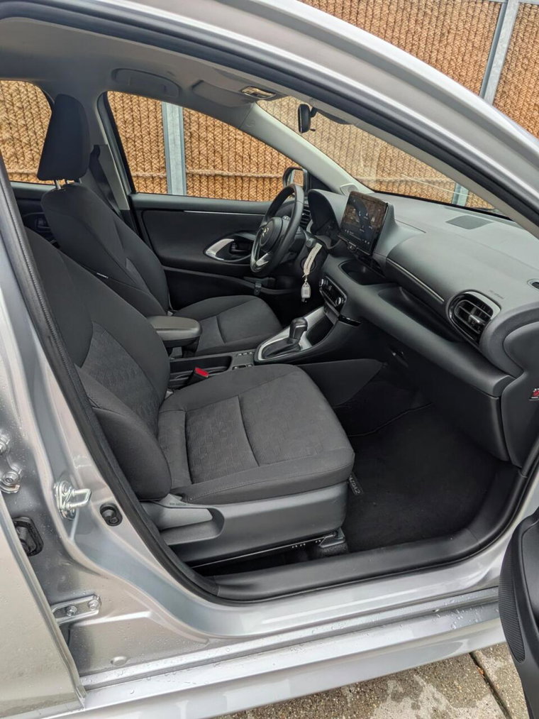 Vehicle Image 6
