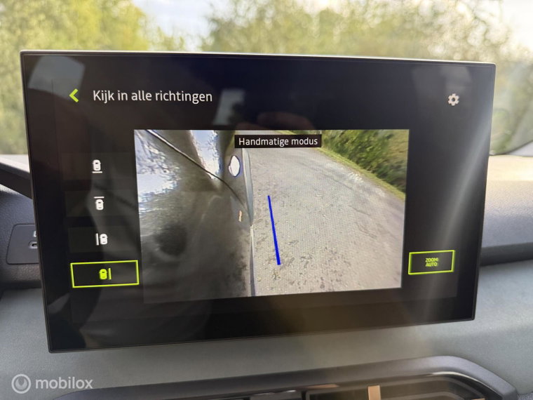 Vehicle Image 23