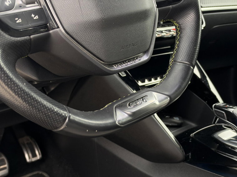 Vehicle Image 25
