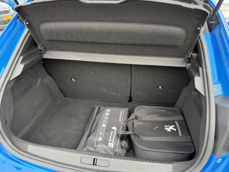Vehicle Image 33