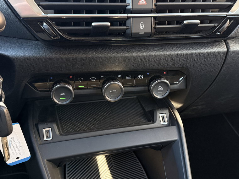 Vehicle Image 33