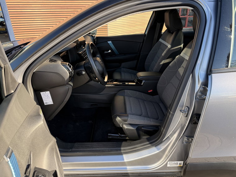 Vehicle Image 37