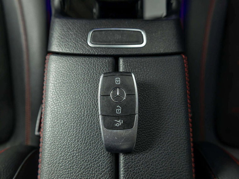 Vehicle Image 32