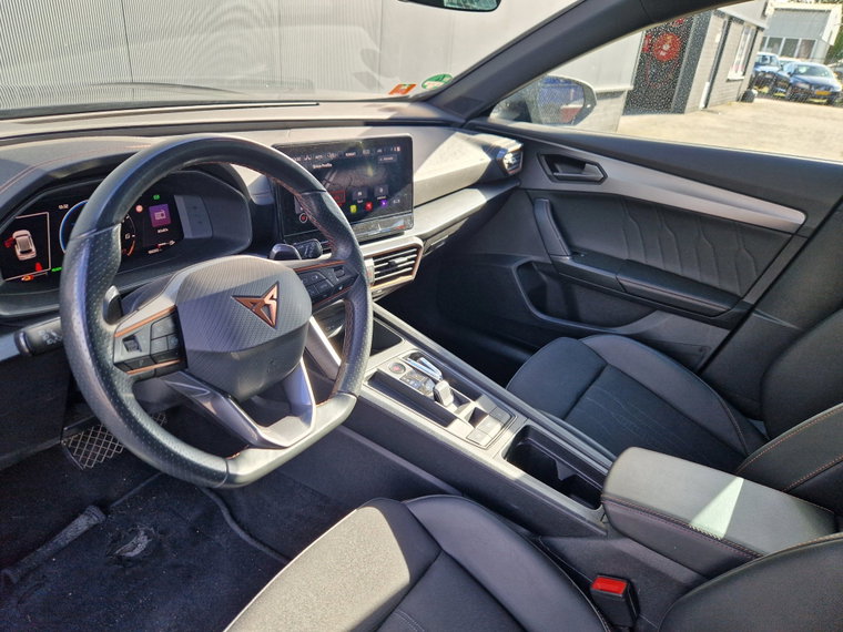 Vehicle Image 10