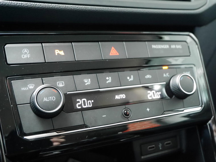 Vehicle Image 27