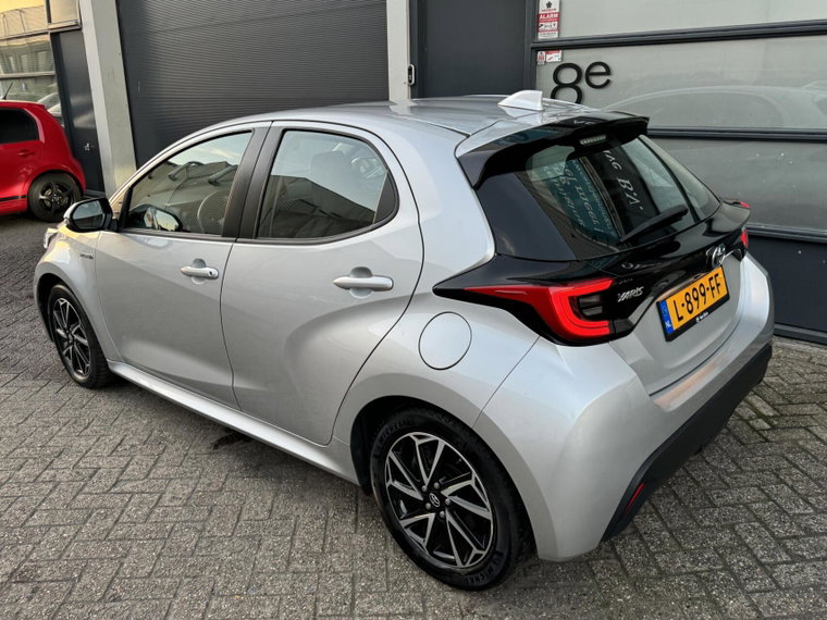 Vehicle Image 4
