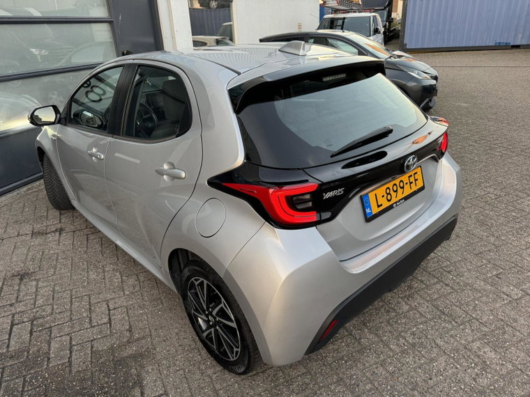 Vehicle Image 7