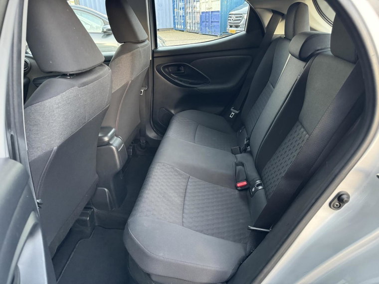 Vehicle Image 10