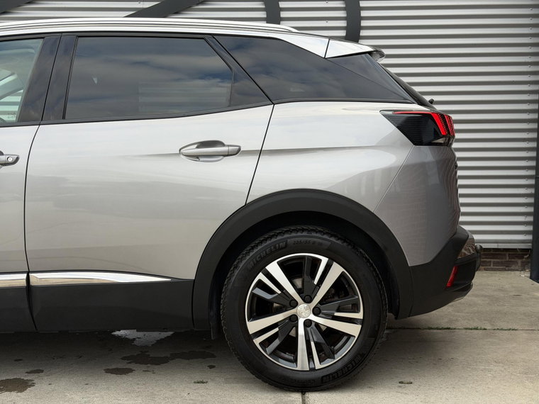 Vehicle Image 29