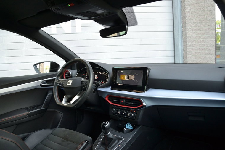 Vehicle Image 11