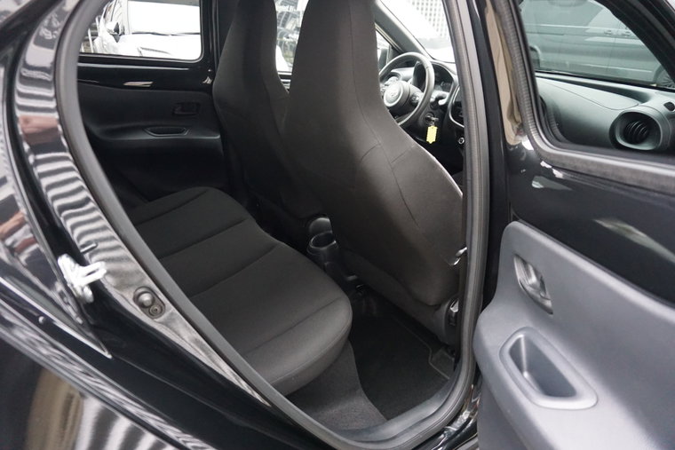 Vehicle Image 12