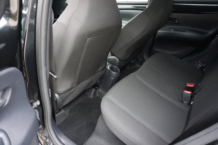 Vehicle Image 16