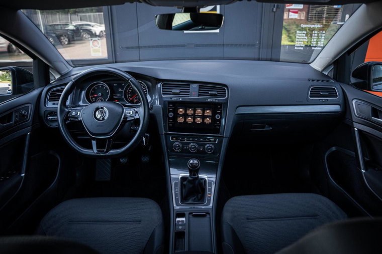 Vehicle Image 14