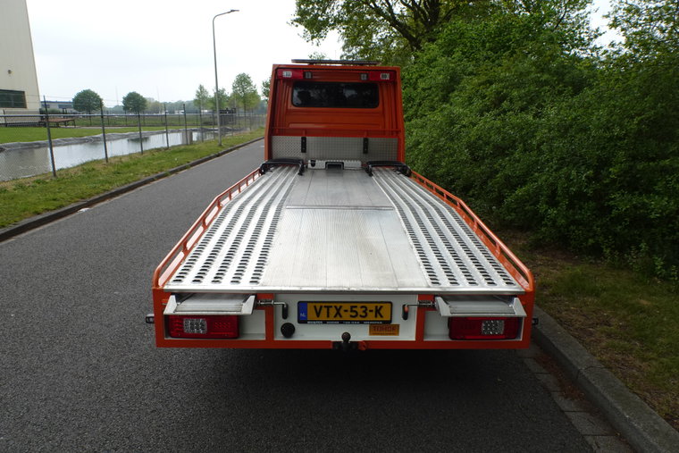 Vehicle Image 28