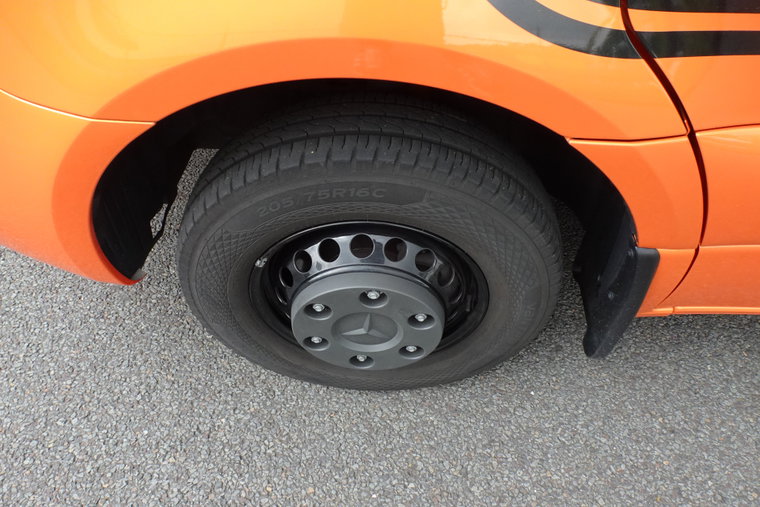 Vehicle Image 32