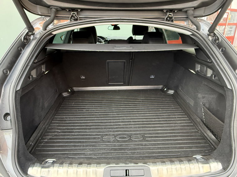 Vehicle Image 32