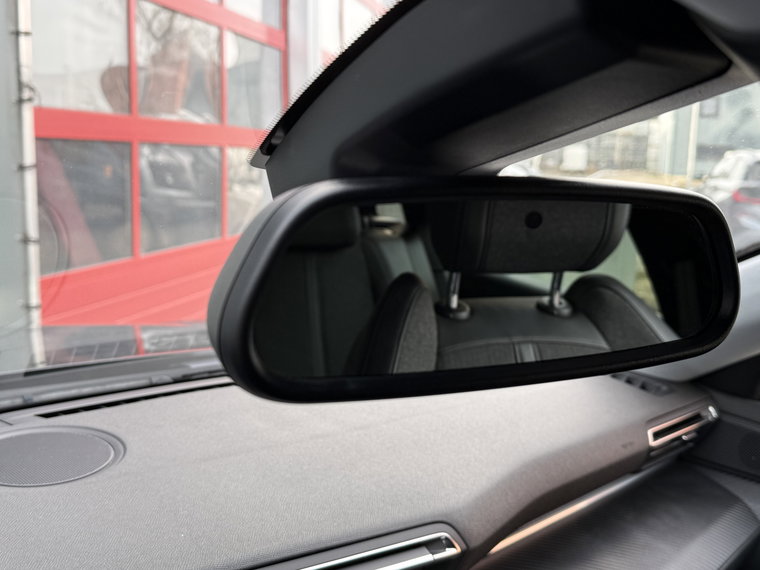 Vehicle Image 37