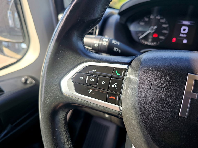 Vehicle Image 38