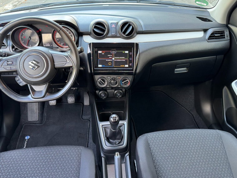 Vehicle Image 23