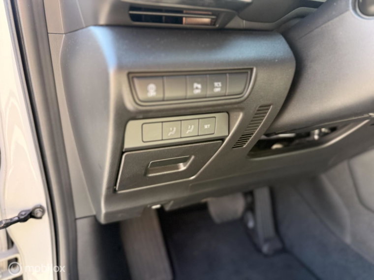 Vehicle Image 27