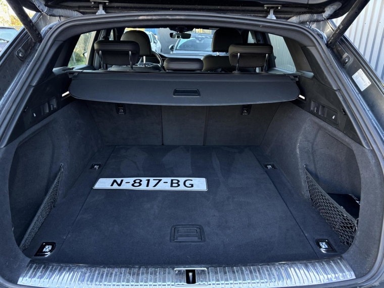 Vehicle Image 35
