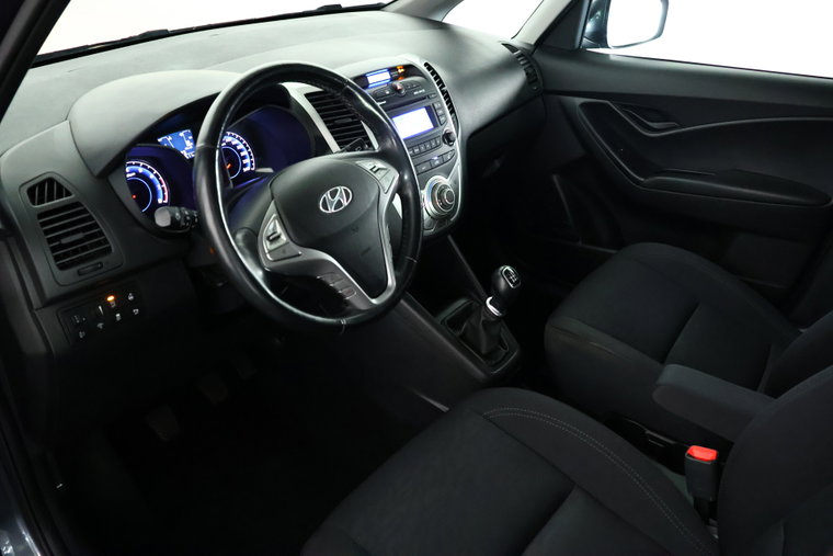 Vehicle Image 11