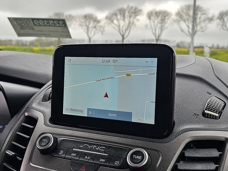 Vehicle Image 12