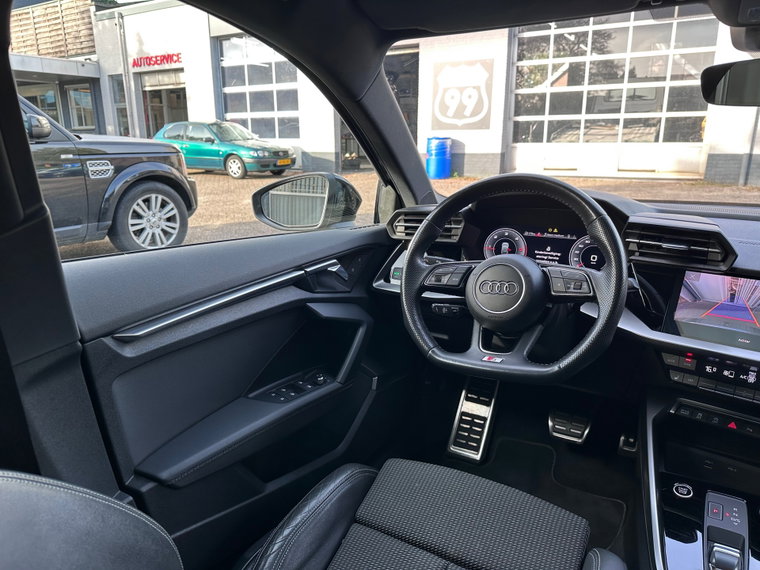 Vehicle Image 17