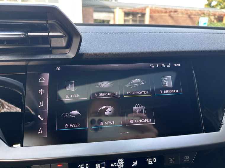 Vehicle Image 25