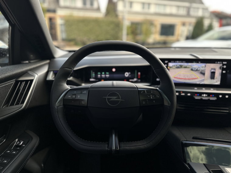 Vehicle Image 24