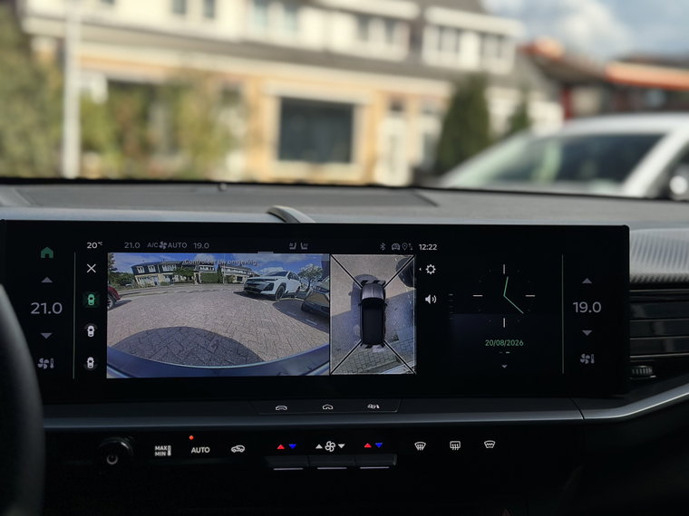 Vehicle Image 38