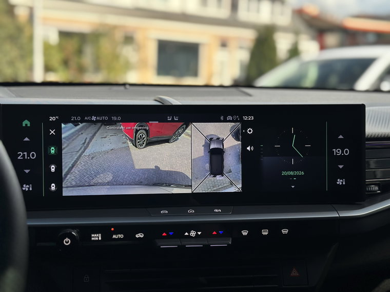 Vehicle Image 40