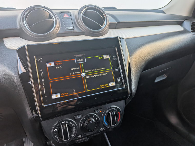 Vehicle Image 25