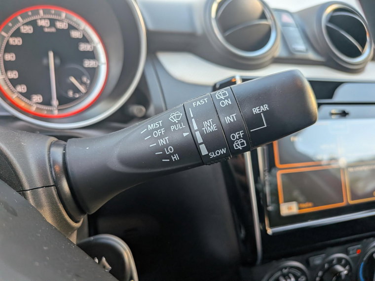 Vehicle Image 32