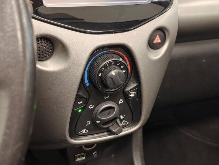 Vehicle Image 20