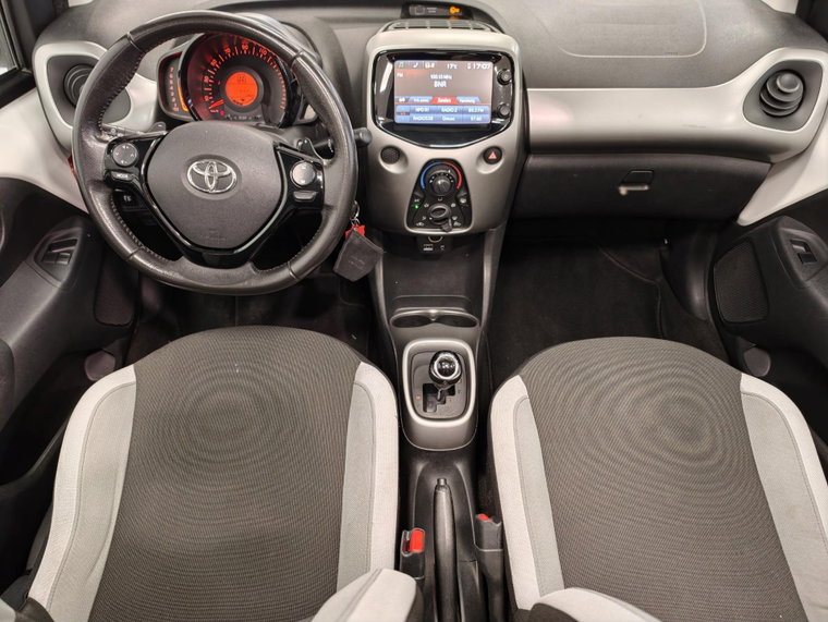 Vehicle Image 7