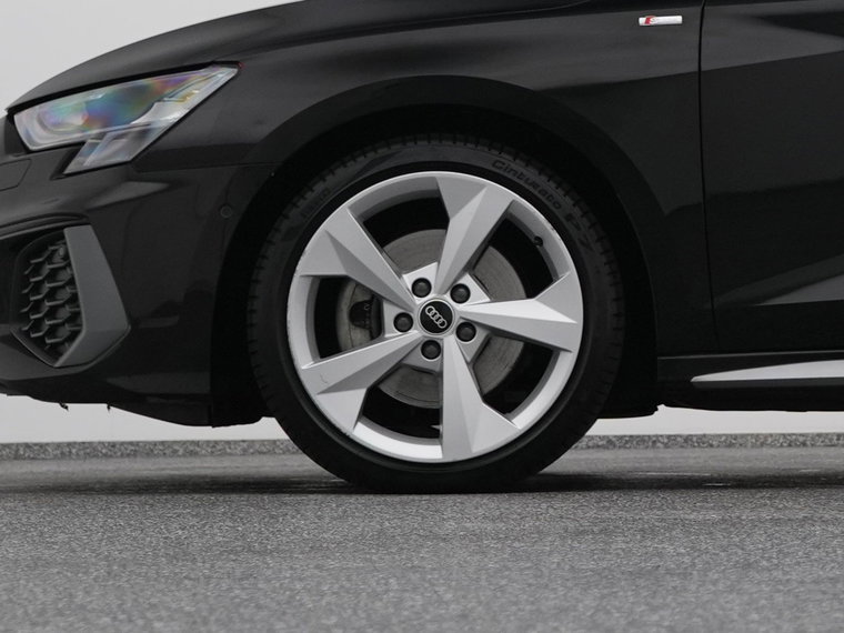 Vehicle Image 39